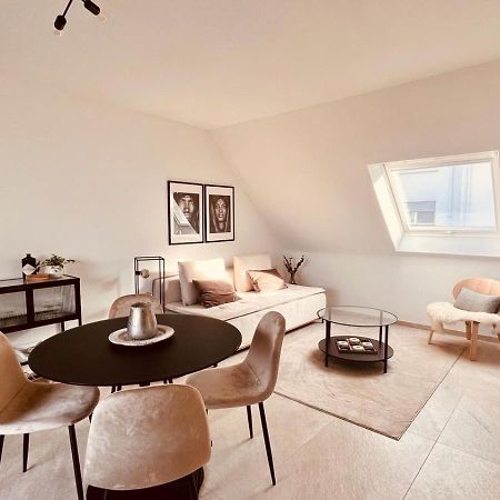 Apartment Am Schloss - Air Саарбрюкен Екстер'єр фото